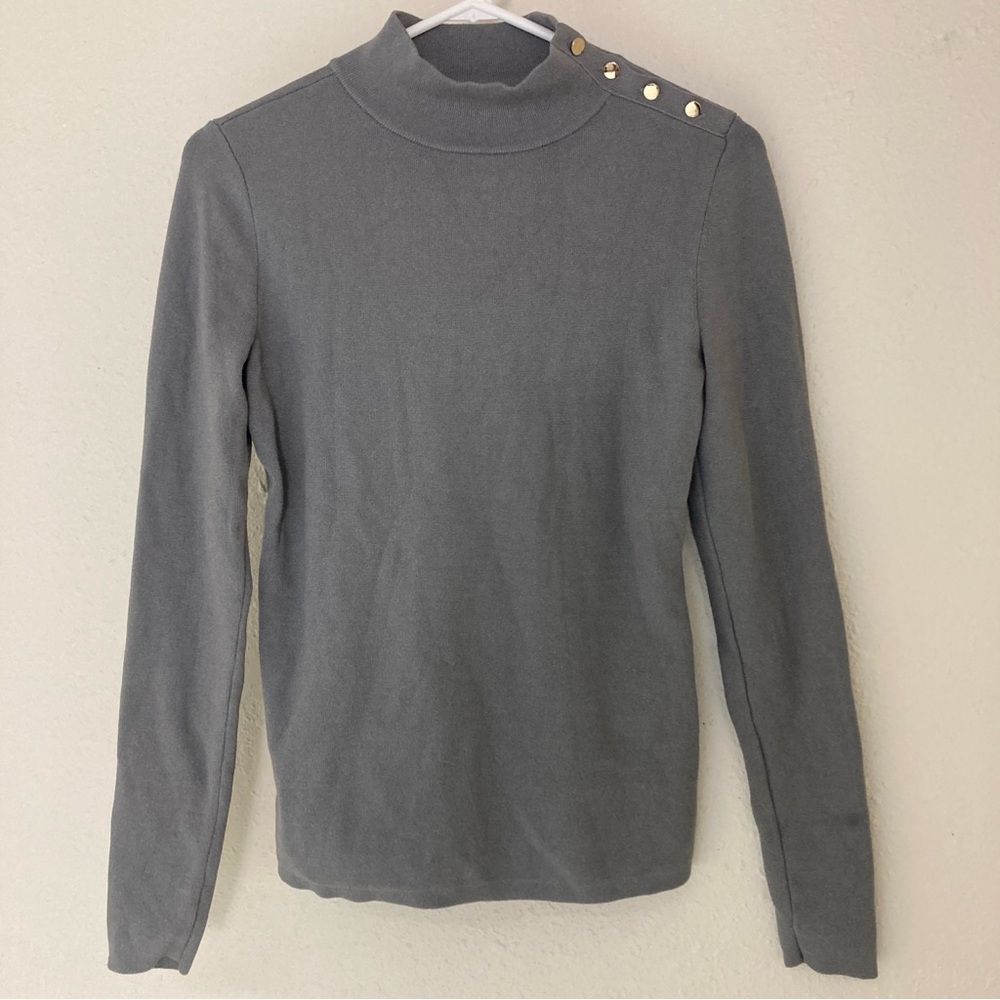Ann Taylor Pullover Gray  Turtle Neck Gold button Long Sleeve Knit size small